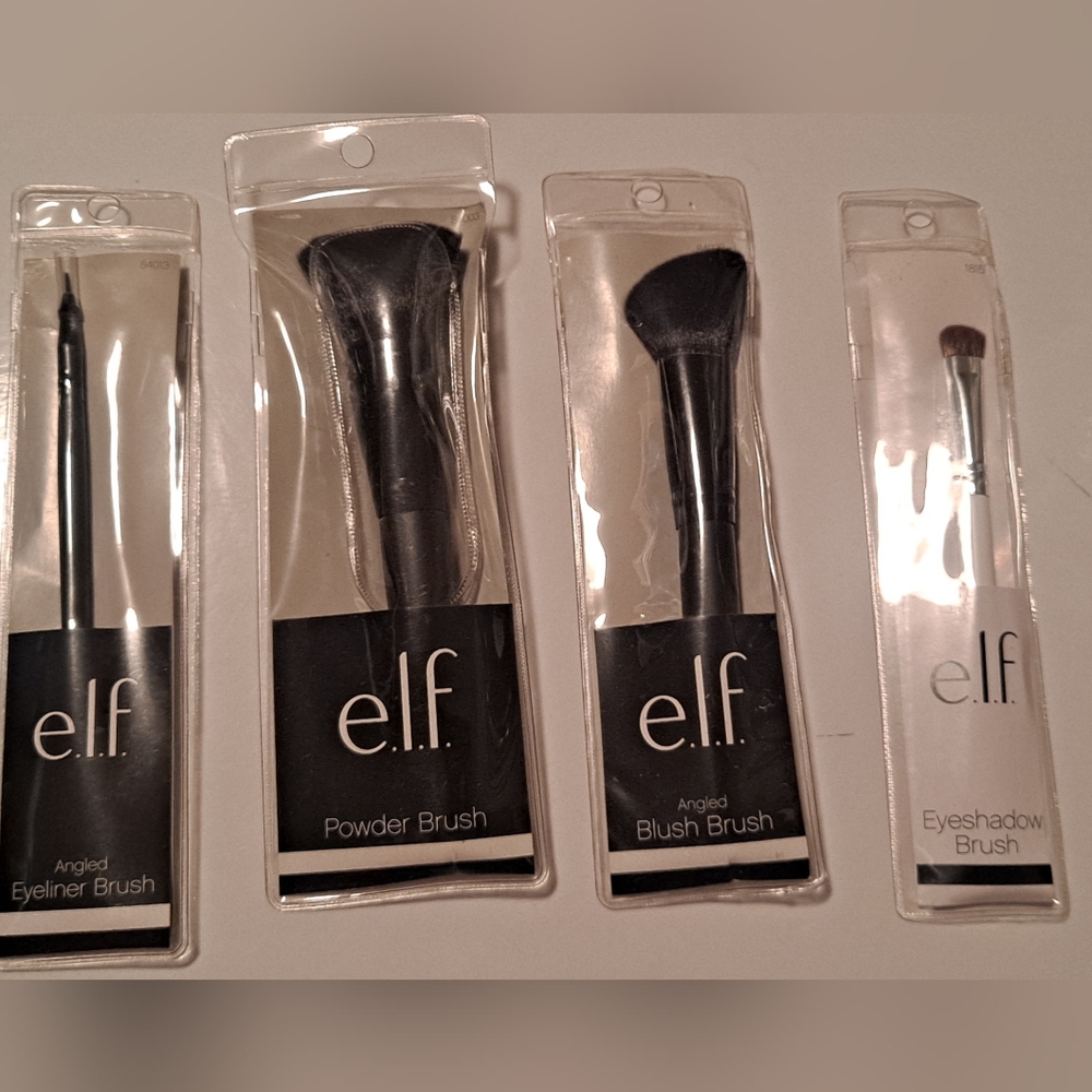 ELF set of 4 makeup brushes